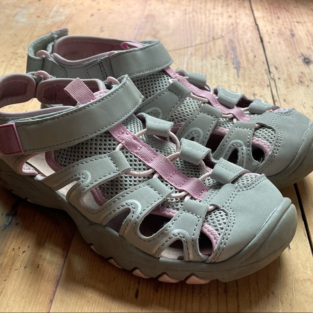 Cat & Jack Girls Sandals Size 3.